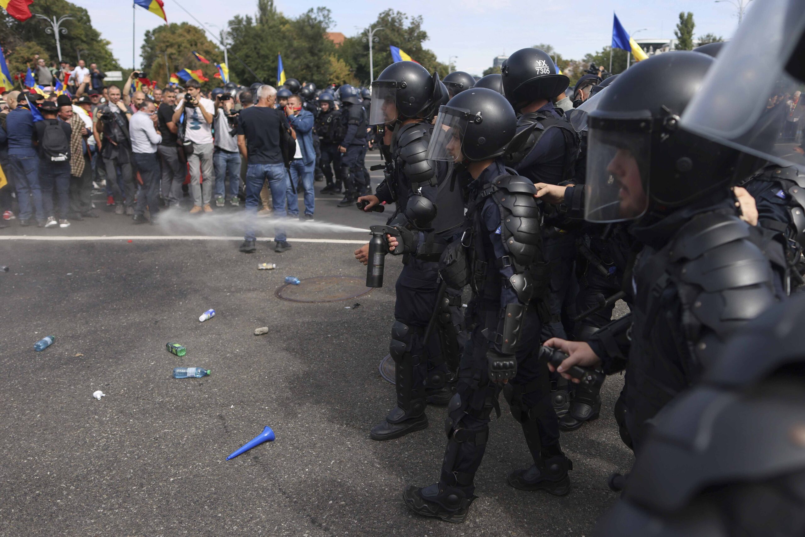 Reacții politice în urma confruntărilor violente de la protestul oierilor din Piața Victoriei