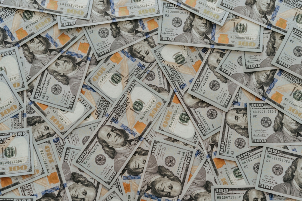 Ungaria introduce taxa pe avere pentru persoanele ultra-bogate: miliardarii vor plăti 1% din active