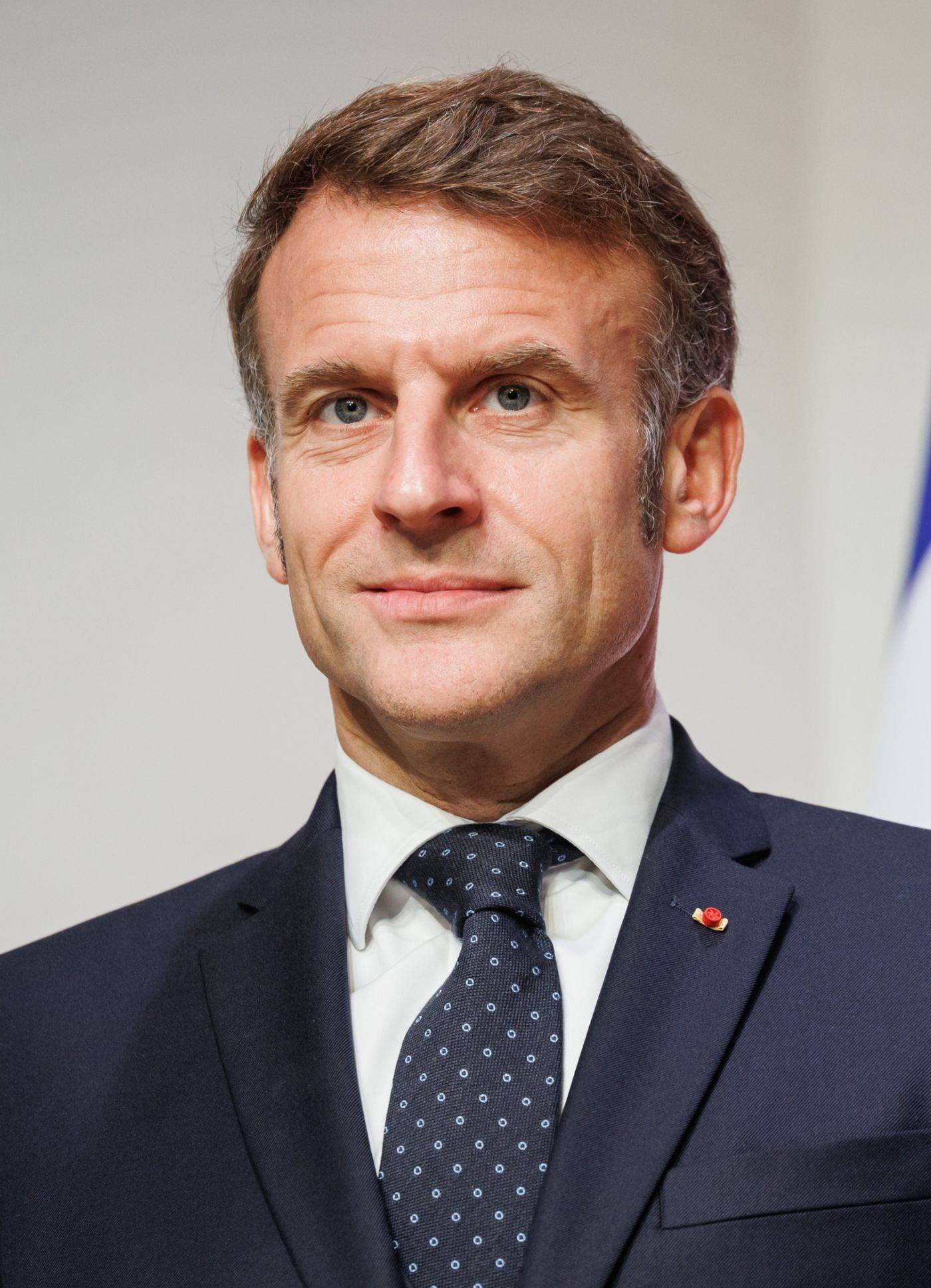 Emmanuel Macron convoacă o reuniune de criză în Franța din cauza protestelor masive ale elevilor și studenților