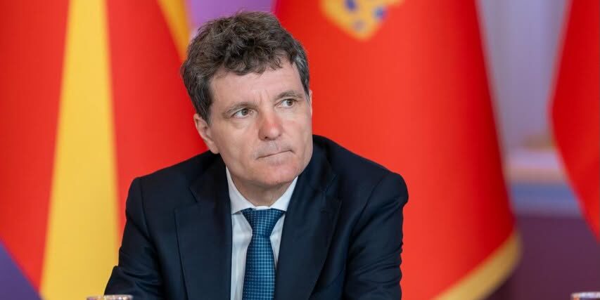 Nicușor Dan refuză alegerile anticipate, în timp ce politologii avertizează despre riscul de suspendare