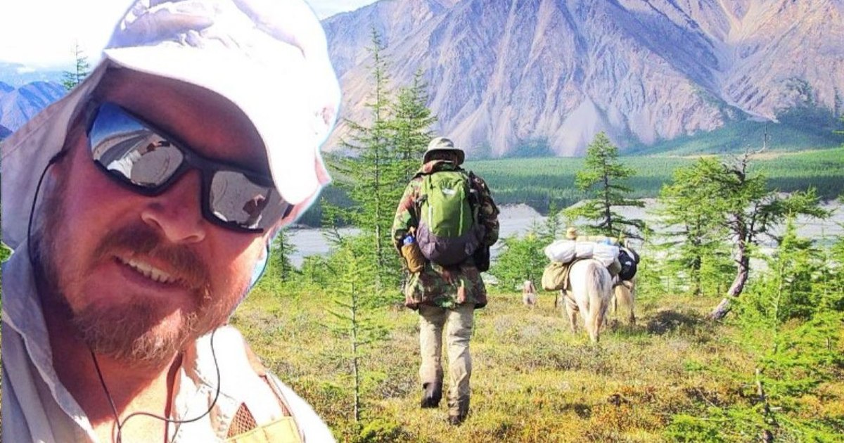 Exploratorul Karl Bushby a revenit în Marea Britanie după o călătorie de 28 de ani prin 29 de țări