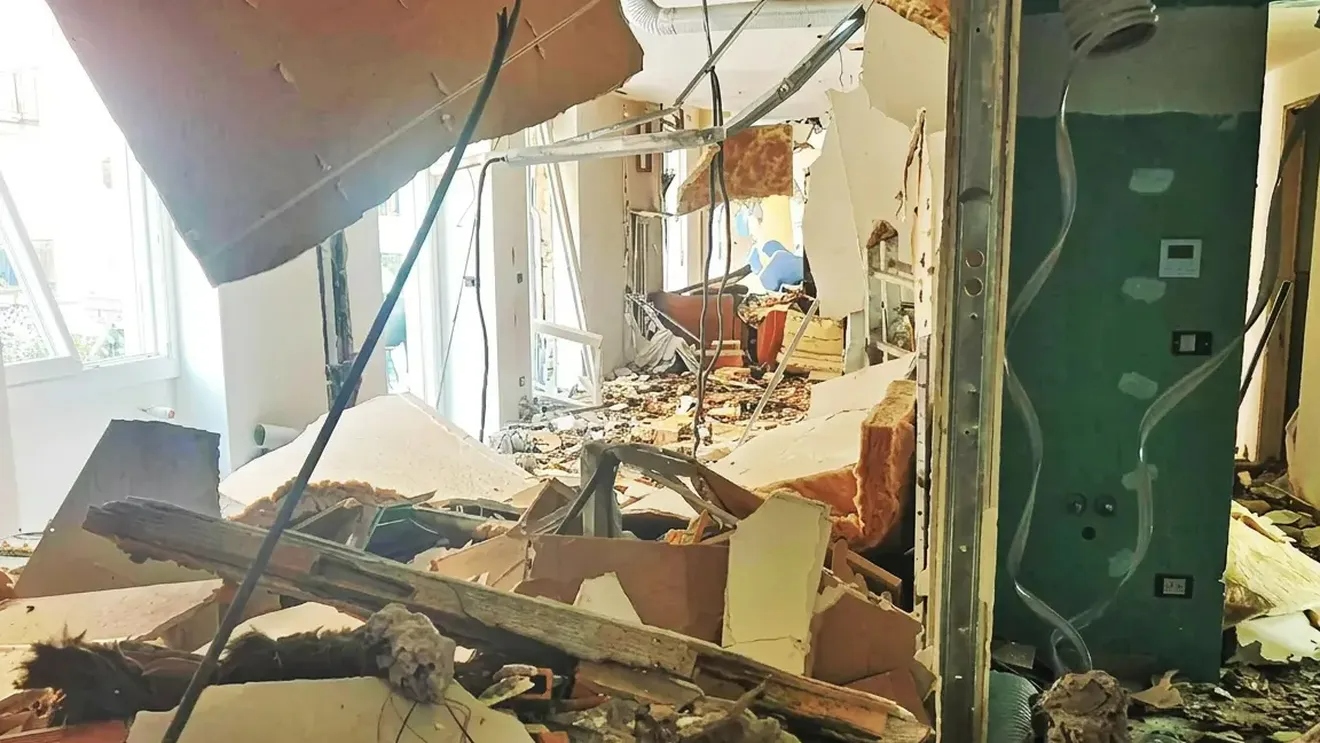 Tragedie în Italia: Doi români în stare critică după ce o explozie a distrus un bloc din Bergamo