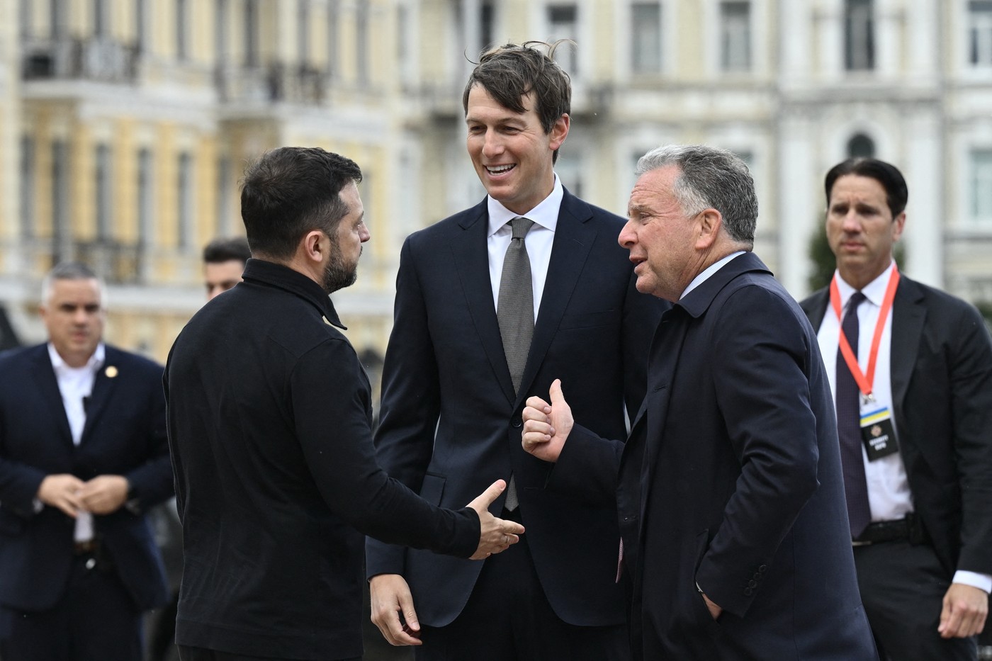 Zelenski anunță posibile negocieri trilaterale între Ucraina, Rusia și SUA în luna septembrie