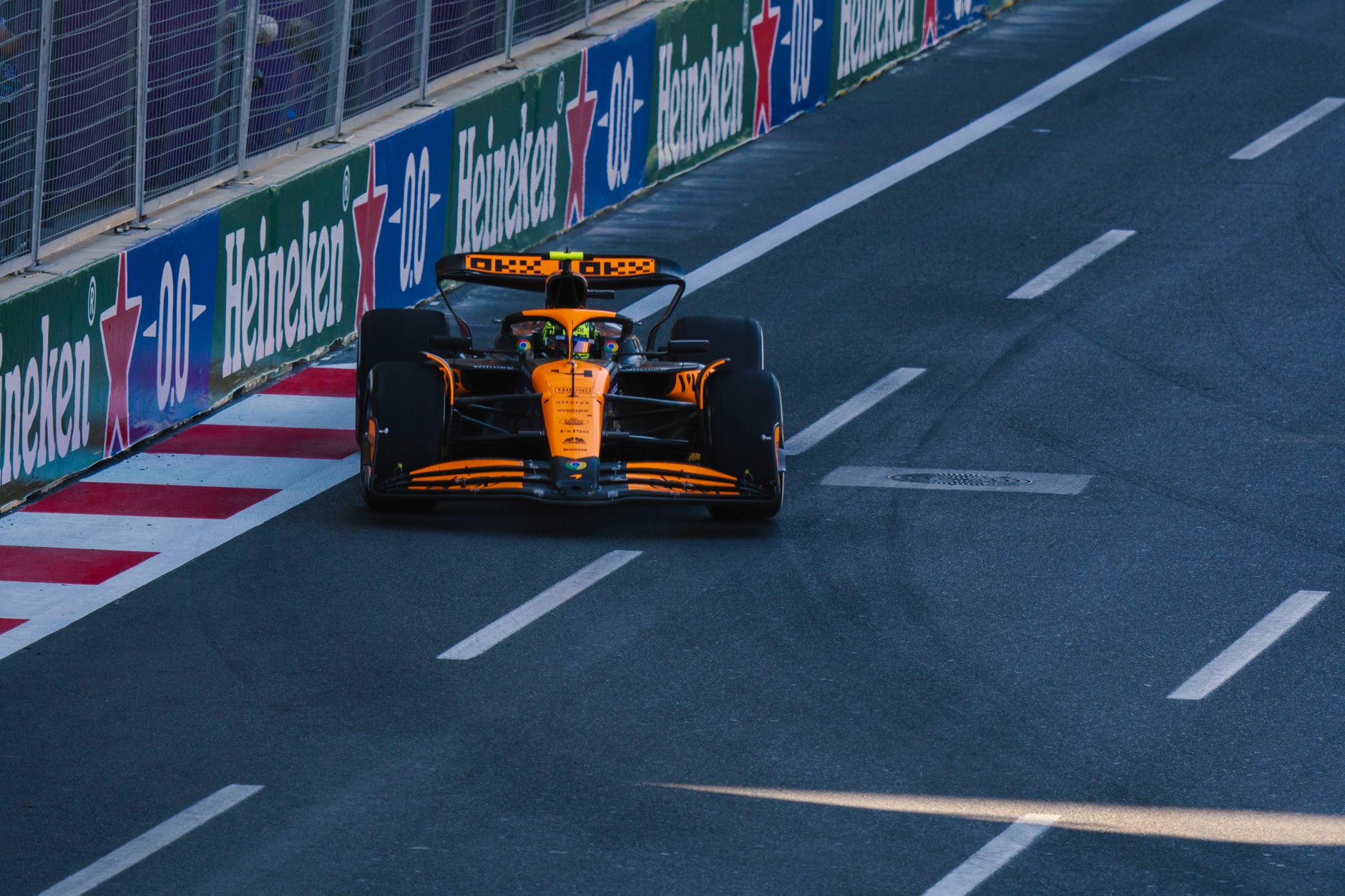 George Russell va pleca de la coada grilei în Singapore după decizia echipei Mercedes
