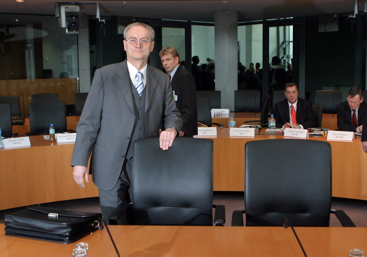 Scandal fără precedent în Germania: Fostul șef al BND este acuzat de trădare și spionaj