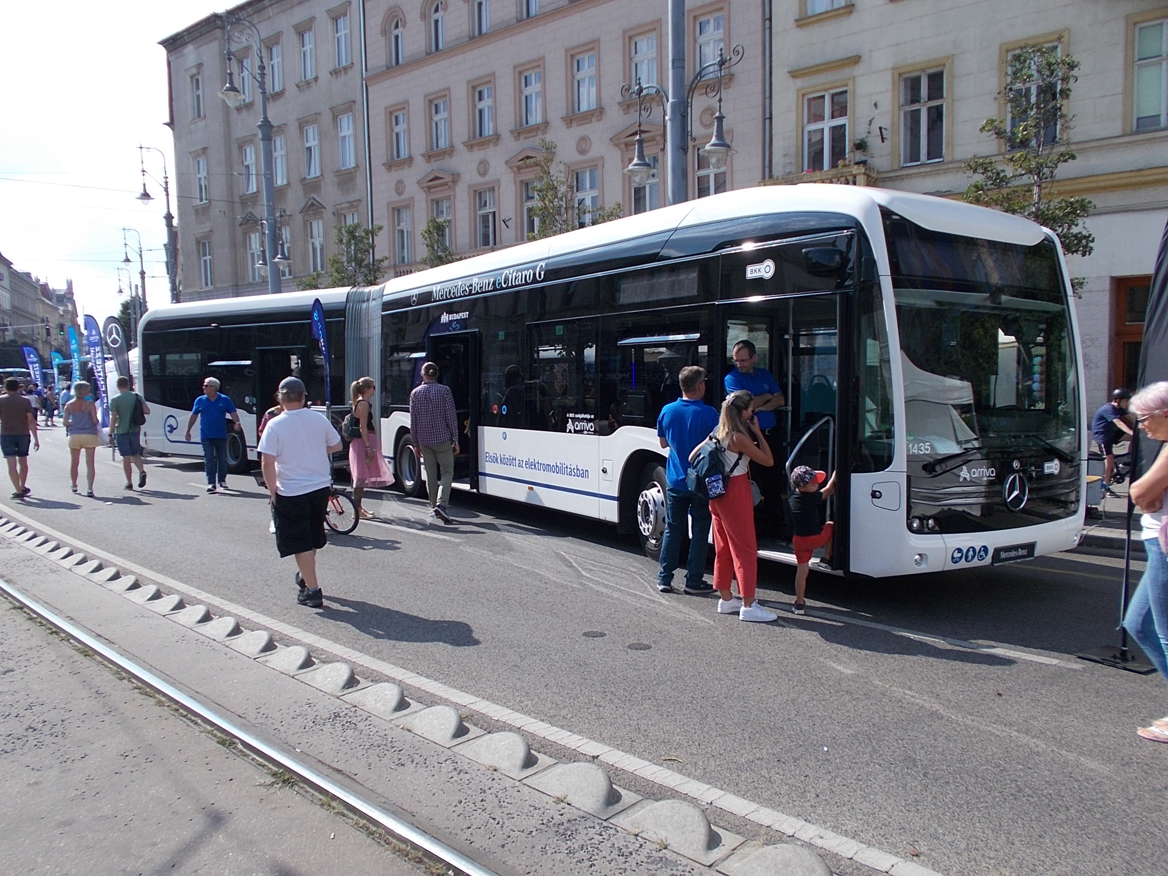 Bucureștiul primește 87,44 milioane de euro pentru transportul public: 95 de vehicule noi vor înlocui flota veche