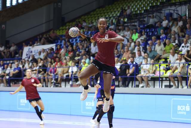 Handbal feminin: Rapid București a învins SCM Rm. Vâlcea în derbyul etapei a V-a a Ligii Naționale