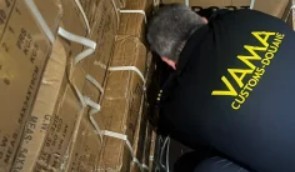 Confiscate în Isaccea încălțăminte de marcă în valoare de aproape 5 milioane de lei