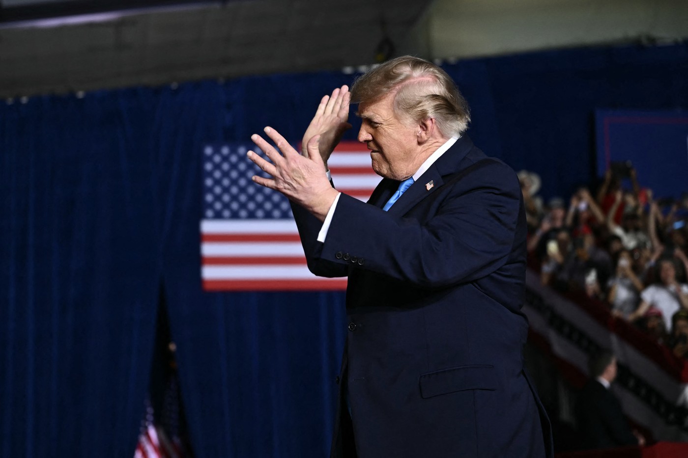 Strategia republicanilor înainte de alegeri: Cum încearcă candidații să se distanțeze de Donald Trump