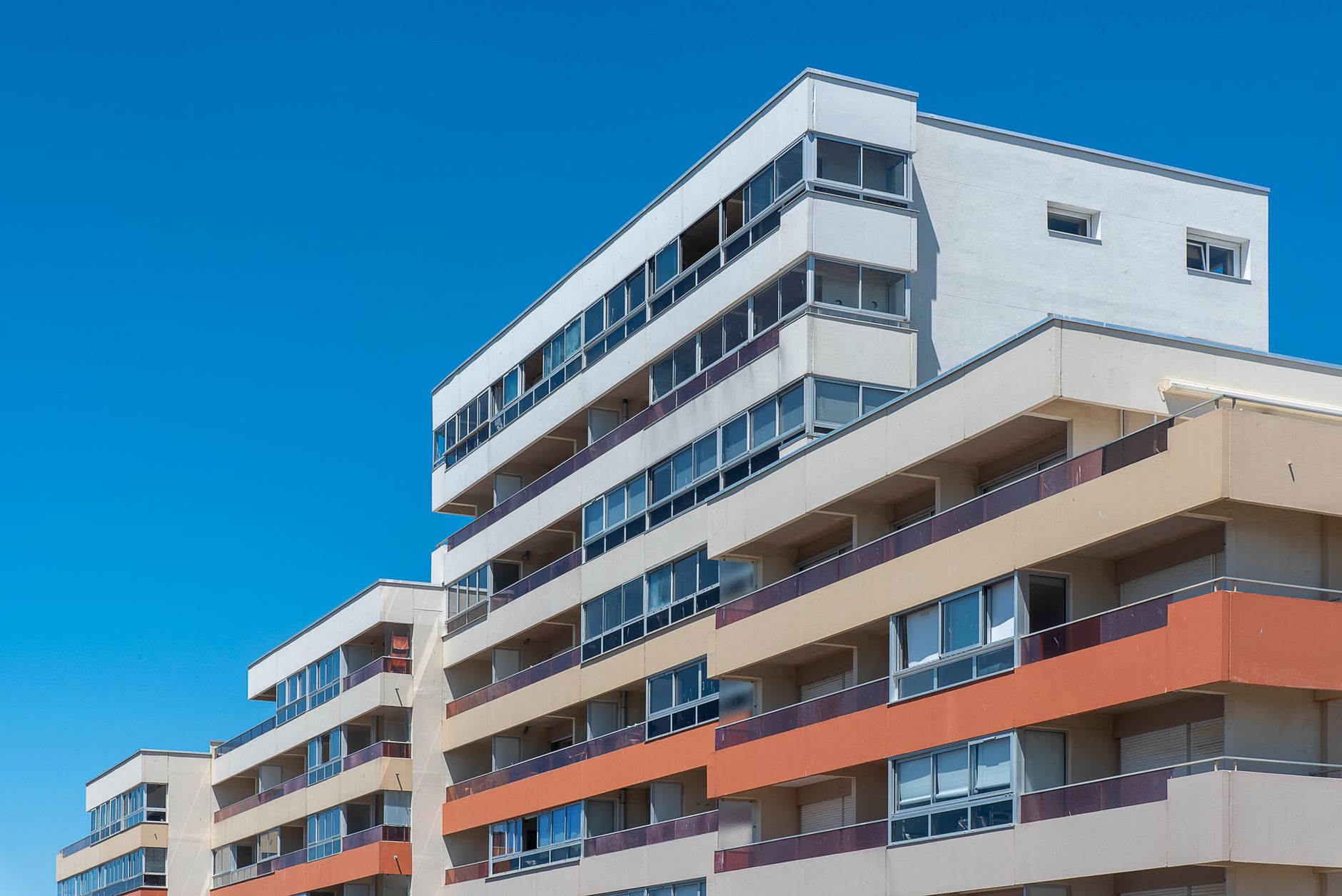 Analiză imobiliară 2026: Cât de mult spațiu poți cumpăra în funcție de bugetul de 100.000 de euro