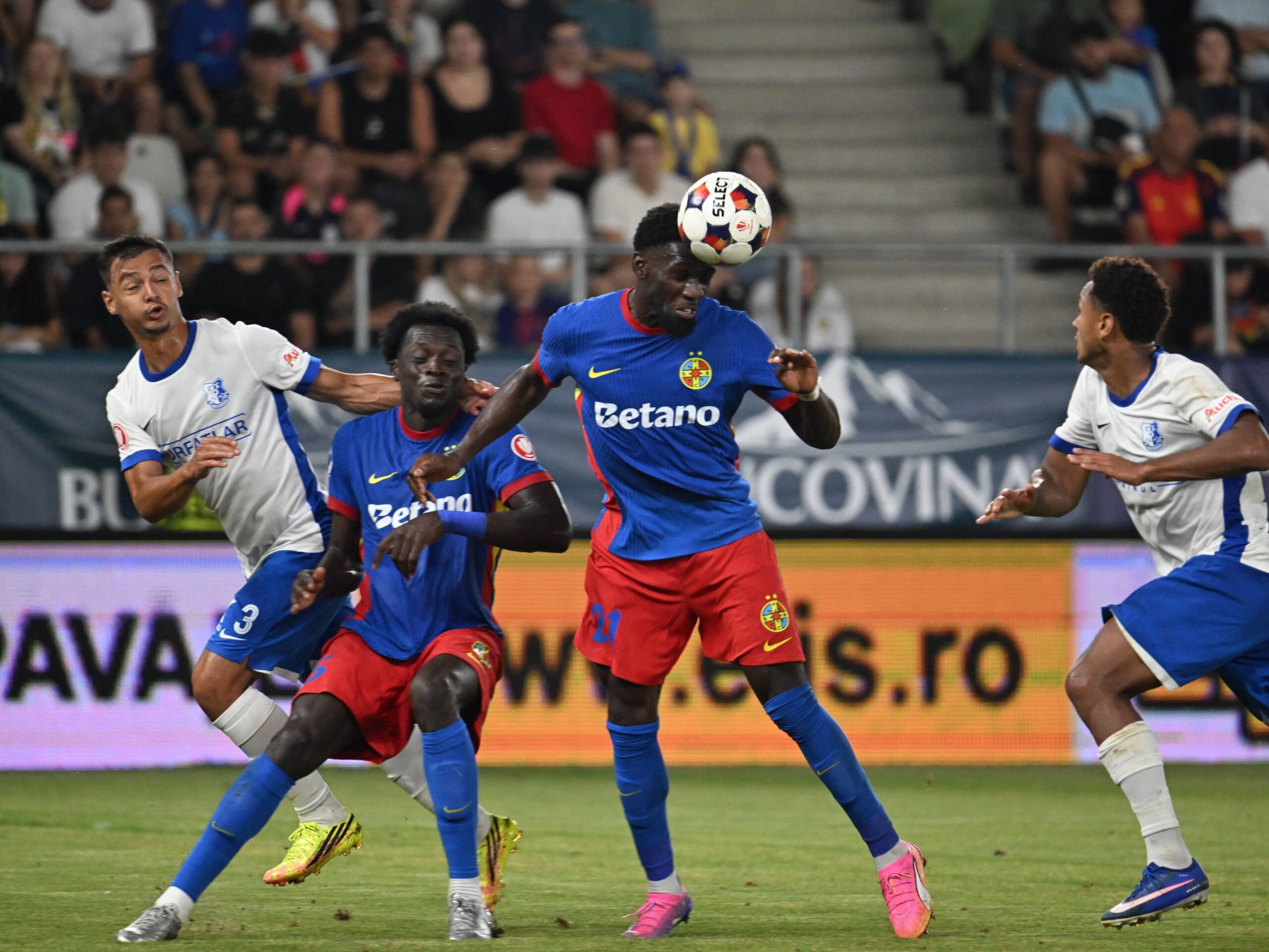 FCSB a găsit un înlocuitor pentru Vlad Chiricheș, noul fundaș este Dylan Batubinsika