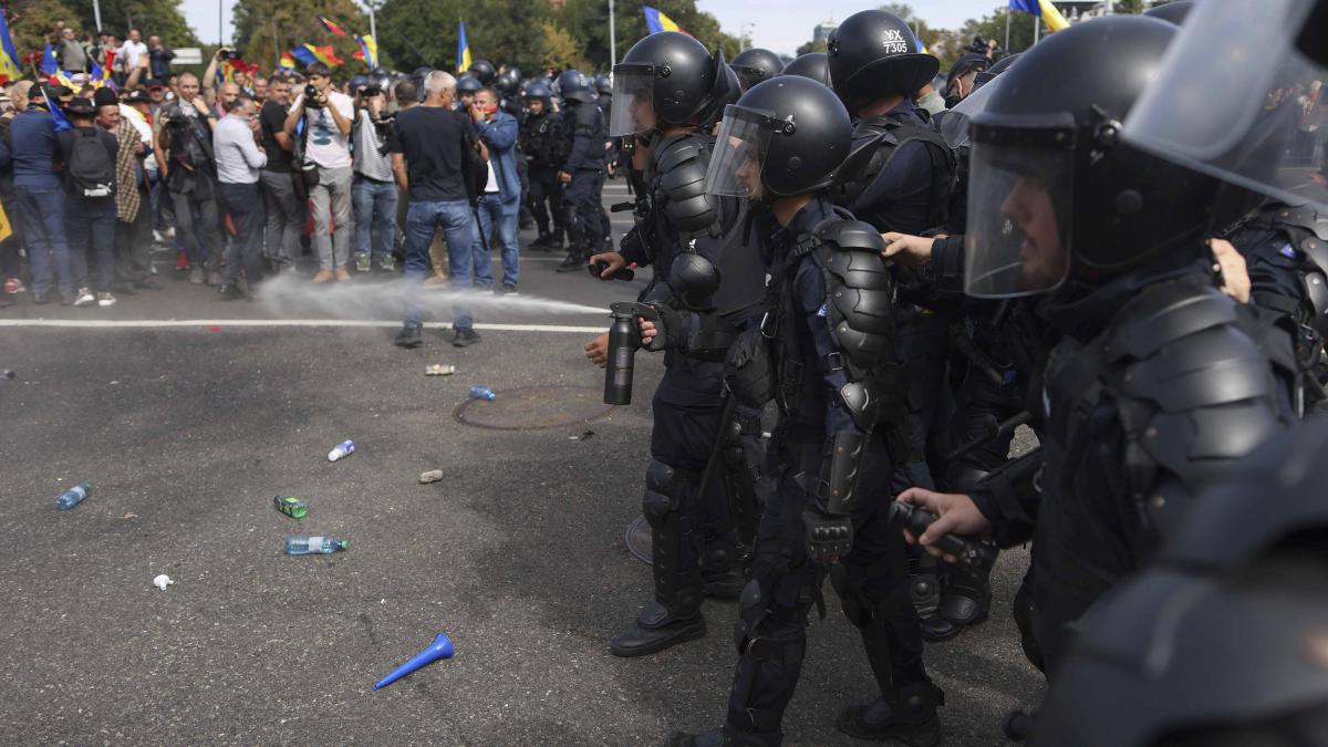 UZPR condamnă violența asupra jurnaliștilor în timpul protestelor din Piața Victoriei