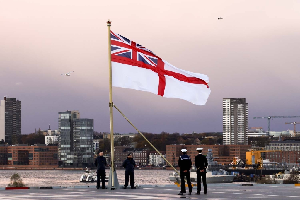 Membru al Marinei Regale britanice arestat pentru spionaj în favoarea unei puteri străine