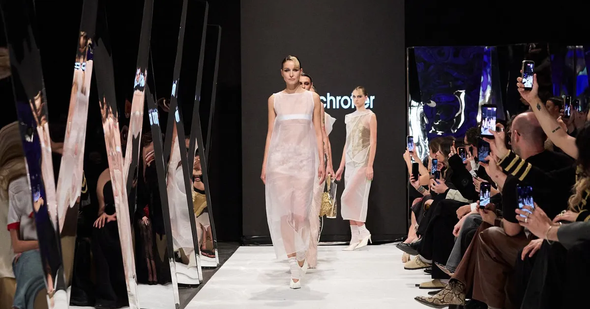 Romanian Fashion Week: un număr record de 28 de designeri pe catwalk la București