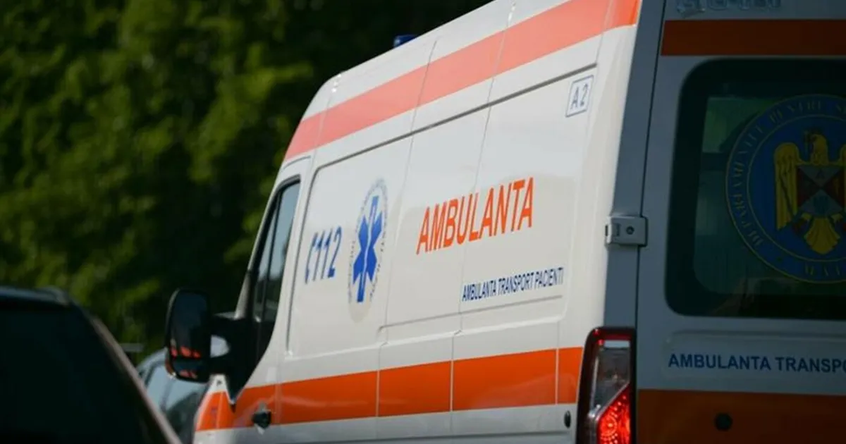 Accident grav în județul Vâlcea: un autoturism a intrat pe contrasens și a lovit un microbuz