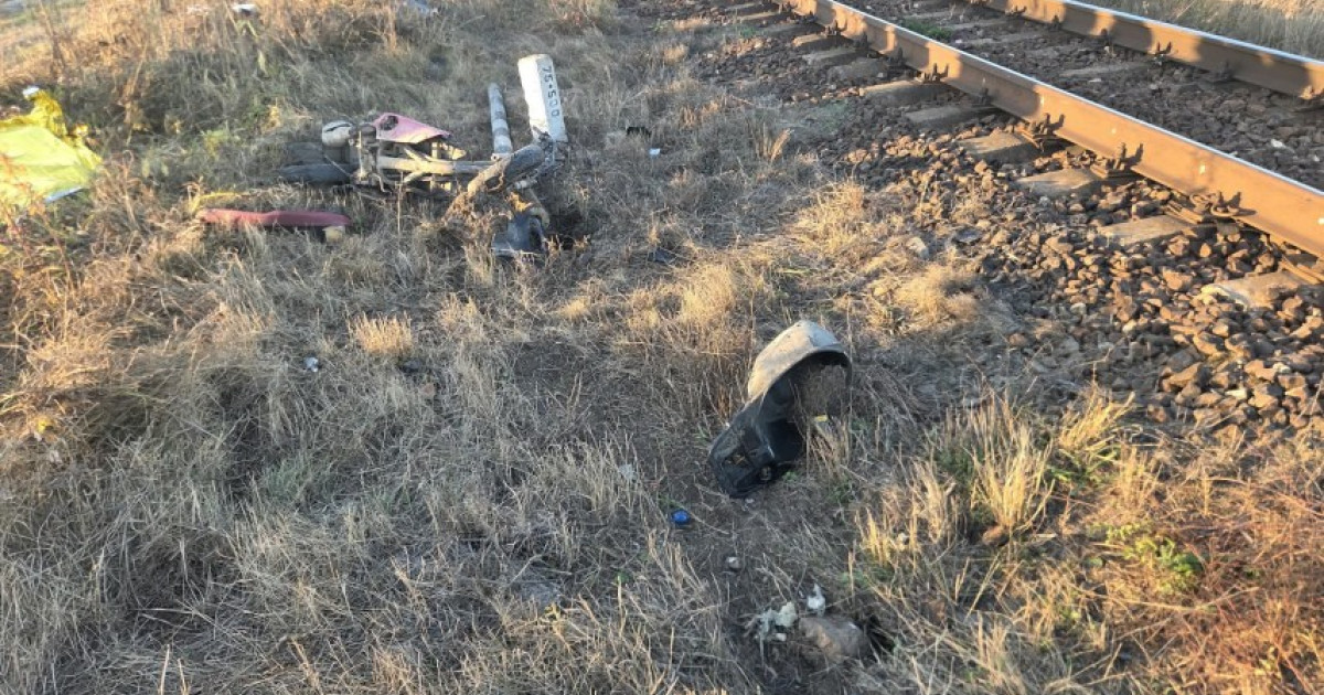 Tragedie în Harghita: Doi adolescenți au murit după ce motocicleta lor a fost lovită de un tren