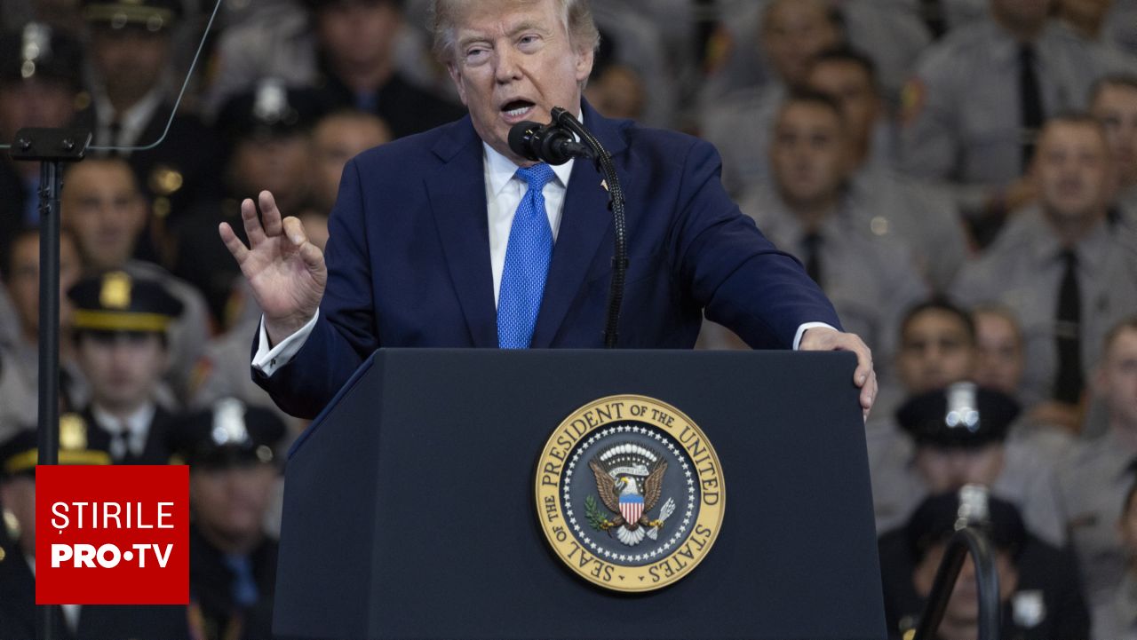 Donald Trump amenință că va trata ca inamic pe cei care folosesc termenul de inteligență artificială