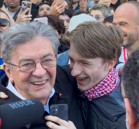 Povestea lui Elwan Benoît, adolescentul de 17 ani care a devenit simbolul protestelor liceenilor din Franța
