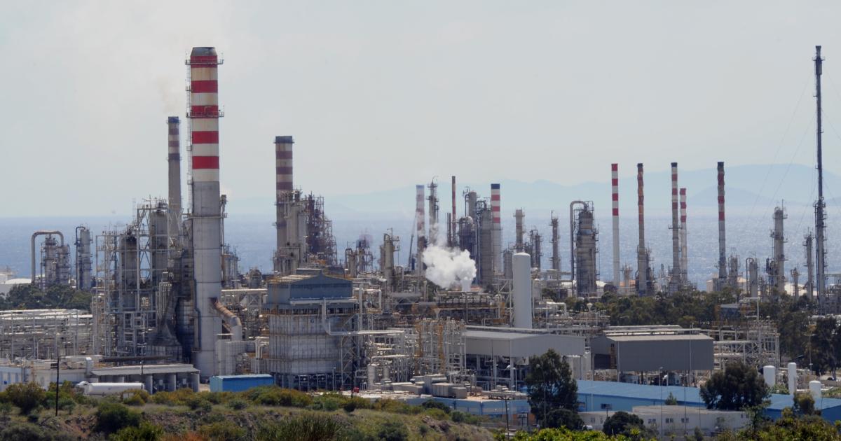 Explozie la rafinăria Motor Oil din Grecia: doi muncitori în stare critică