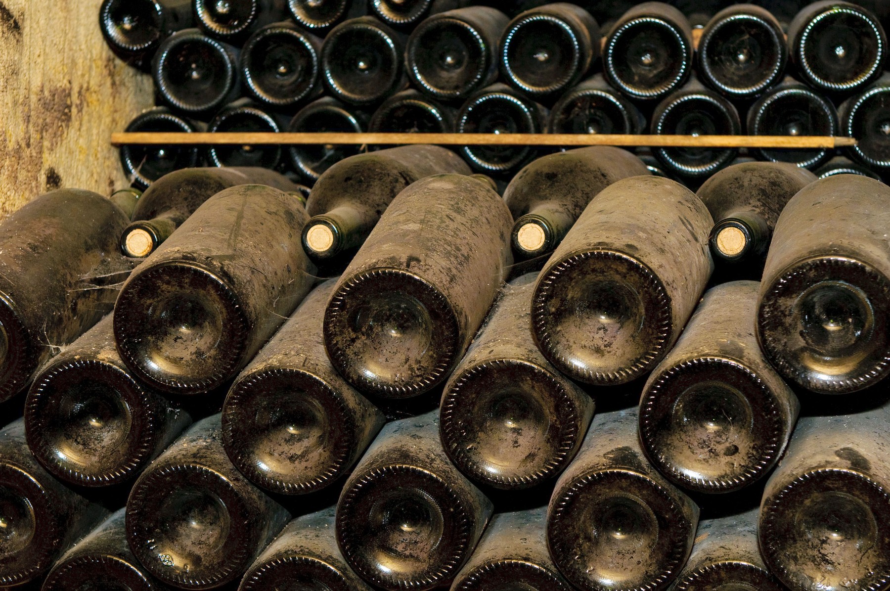 Jaf masiv în Italia: Au fost furate sticle de vin premium în valoare de 5 milioane de euro