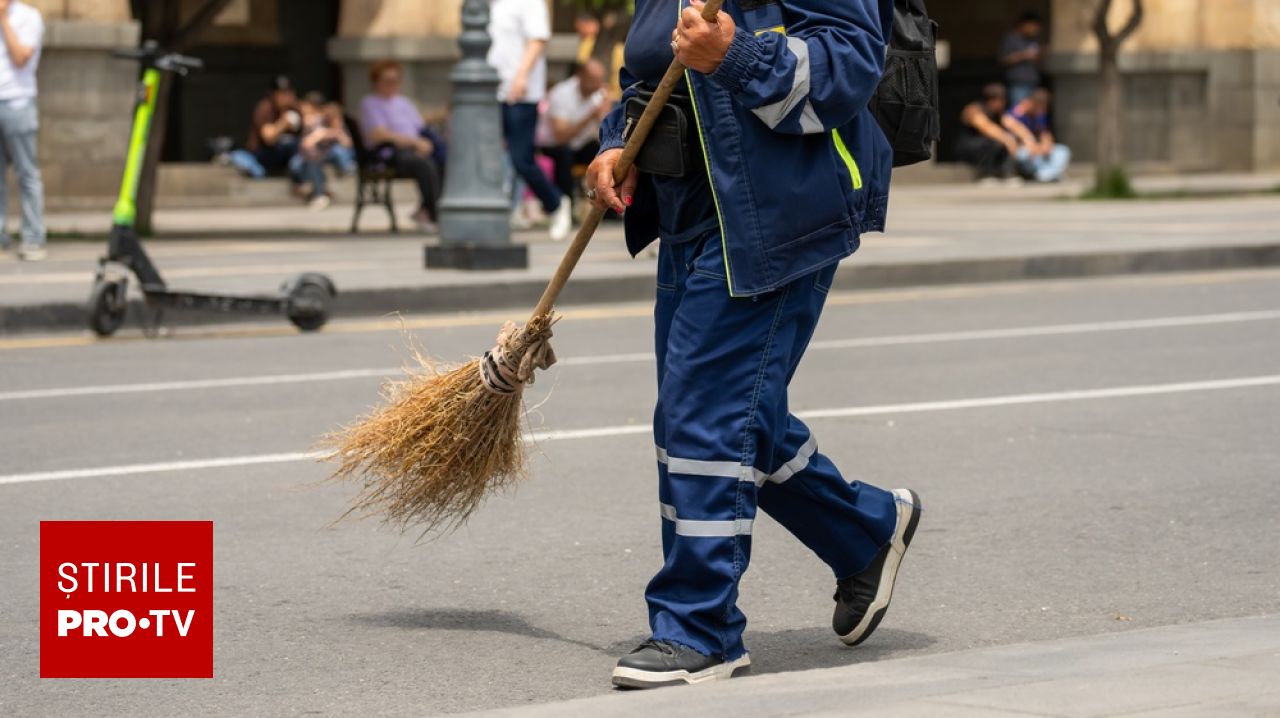 Cât câștigă un măturător stradal în Germania. Veniturile pot atinge 40.000 de euro pe an