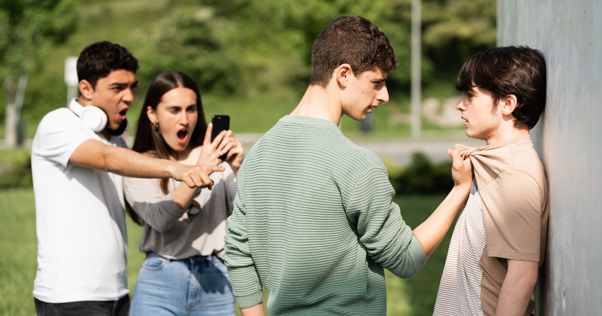 Bullyingul relațional: cum poate un copil popular să excludă discret colegii din grup