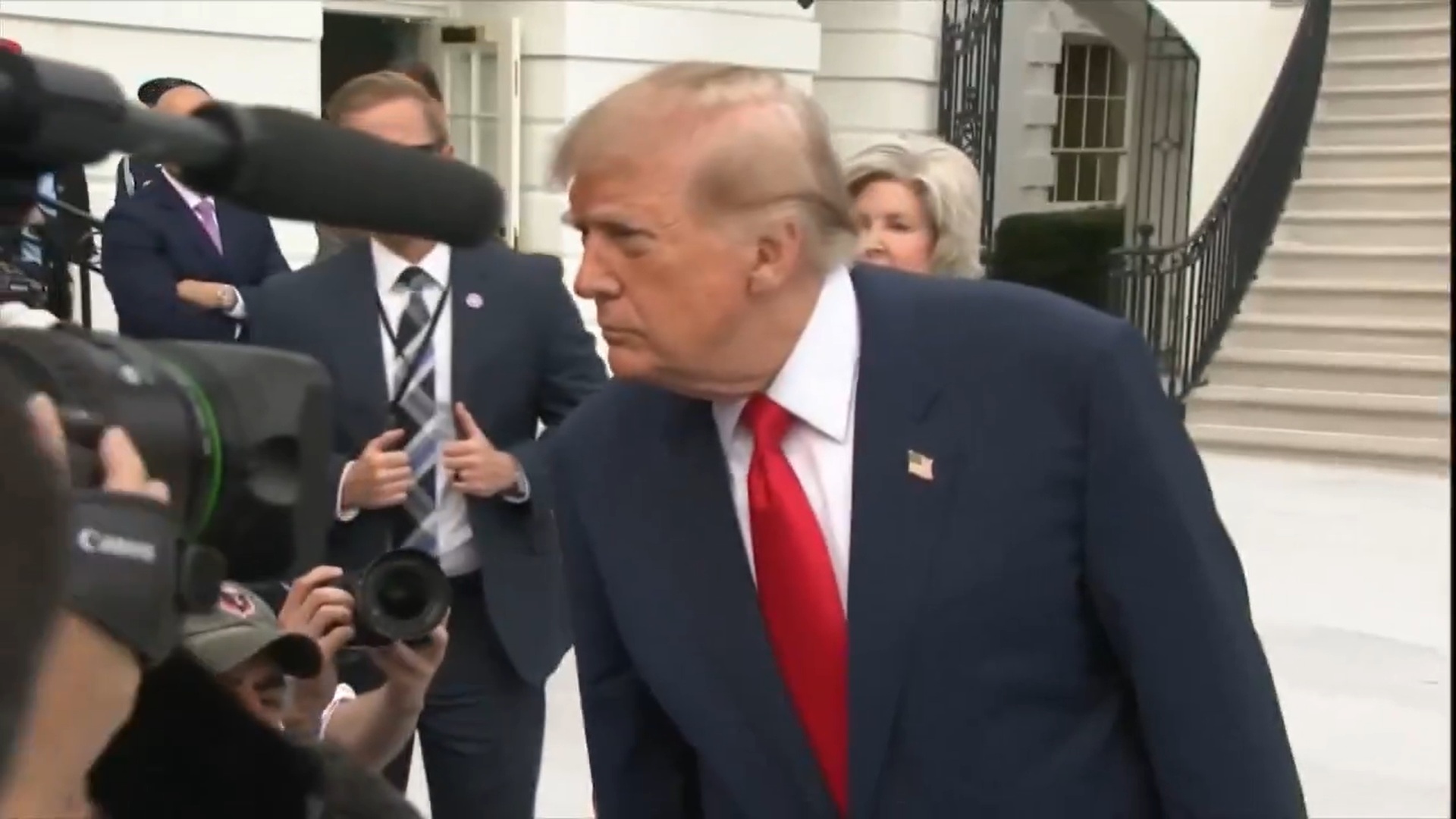 Donald Trump a reacționat la acuzațiile de comportament neadecvat aduse ambasadorului SUA în Grecia