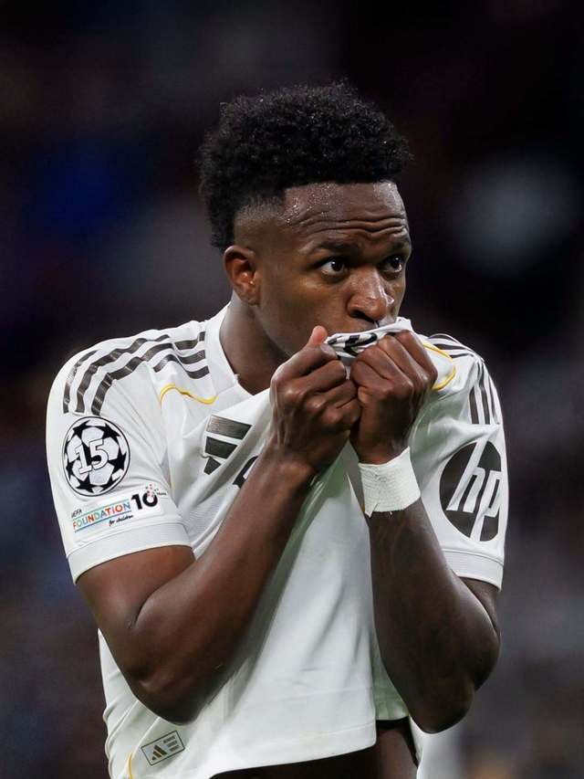Vinicius Junior a primit cartonaș roșu după ce l-a tras de păr pe un adversar în meciul Real Madrid - Villarreal