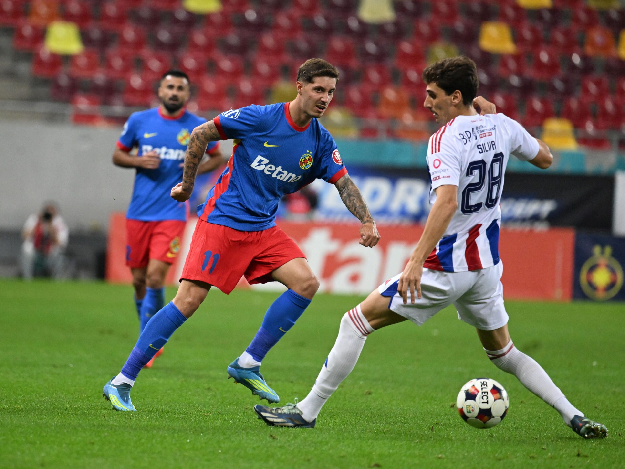 FCSB a obținut prima victorie după o serie de trei meciuri fără succes, după debutul lui Reghecampf