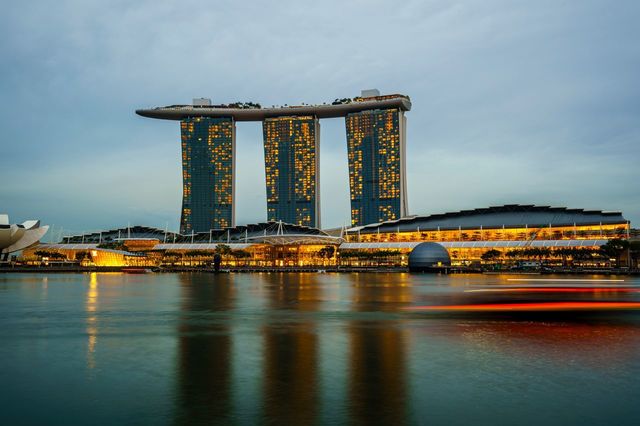 Marina Bay: Cum a transformat Singapore un teritoriu marin într-un centru urban futurist