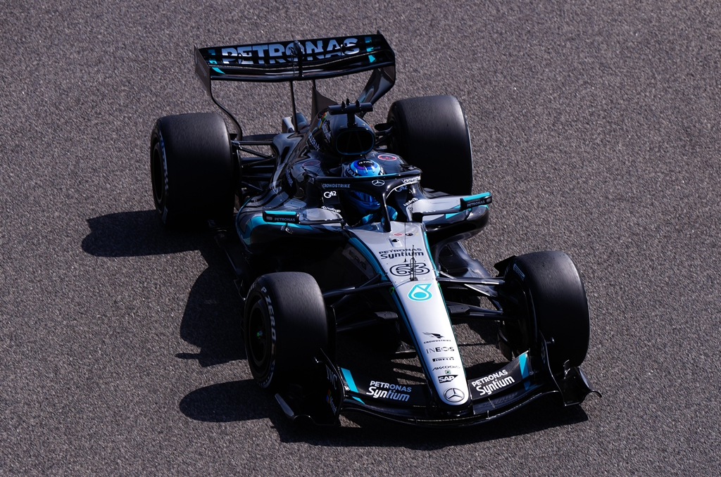 Mercedes adoptă o strategie de limitare a pagubelor pentru Marele Premiu de la Singapore