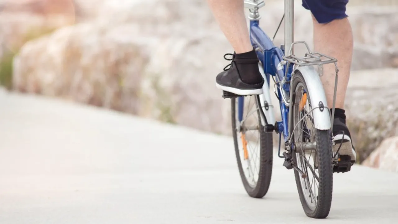 Atenție la bicicleta de pe scara blocului: depozitarea necorespunzătoare poate atrage amenzi de 5.000 de lei