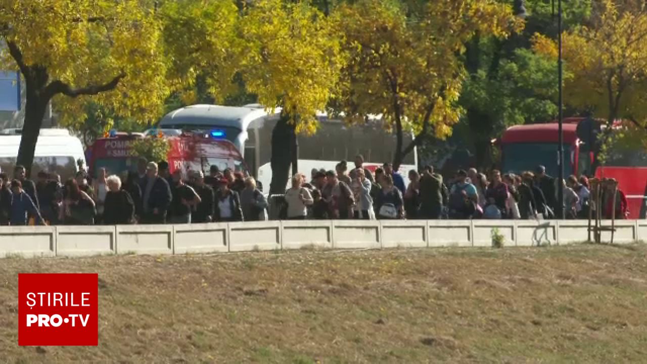 Mii de pelerini la Iași pentru moaștele Sfintei Parascheva: așteptări de 16 ore și amenzi pentru cei care sar rândul