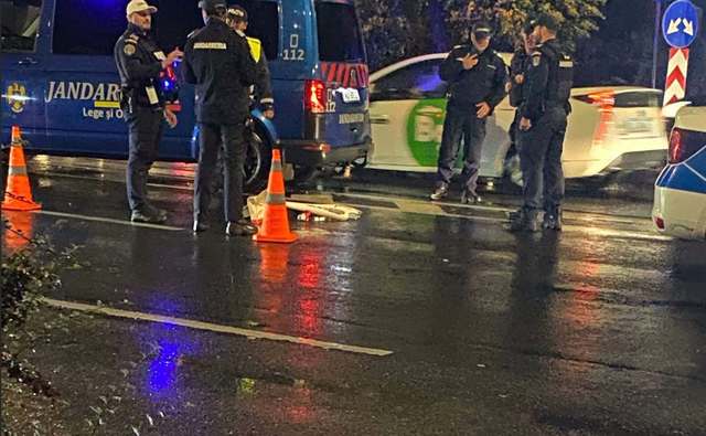 Alertă în Cluj-Napoca după descoperirea unui obiect asemănător unui avion pe o stradă din oraș