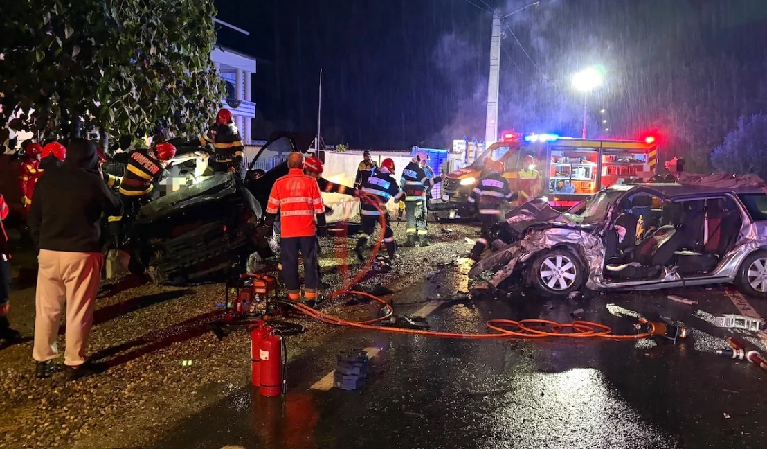 Tragedie în Vâlcea: Trei tineri au murit după o coliziune frontală pe DN 67