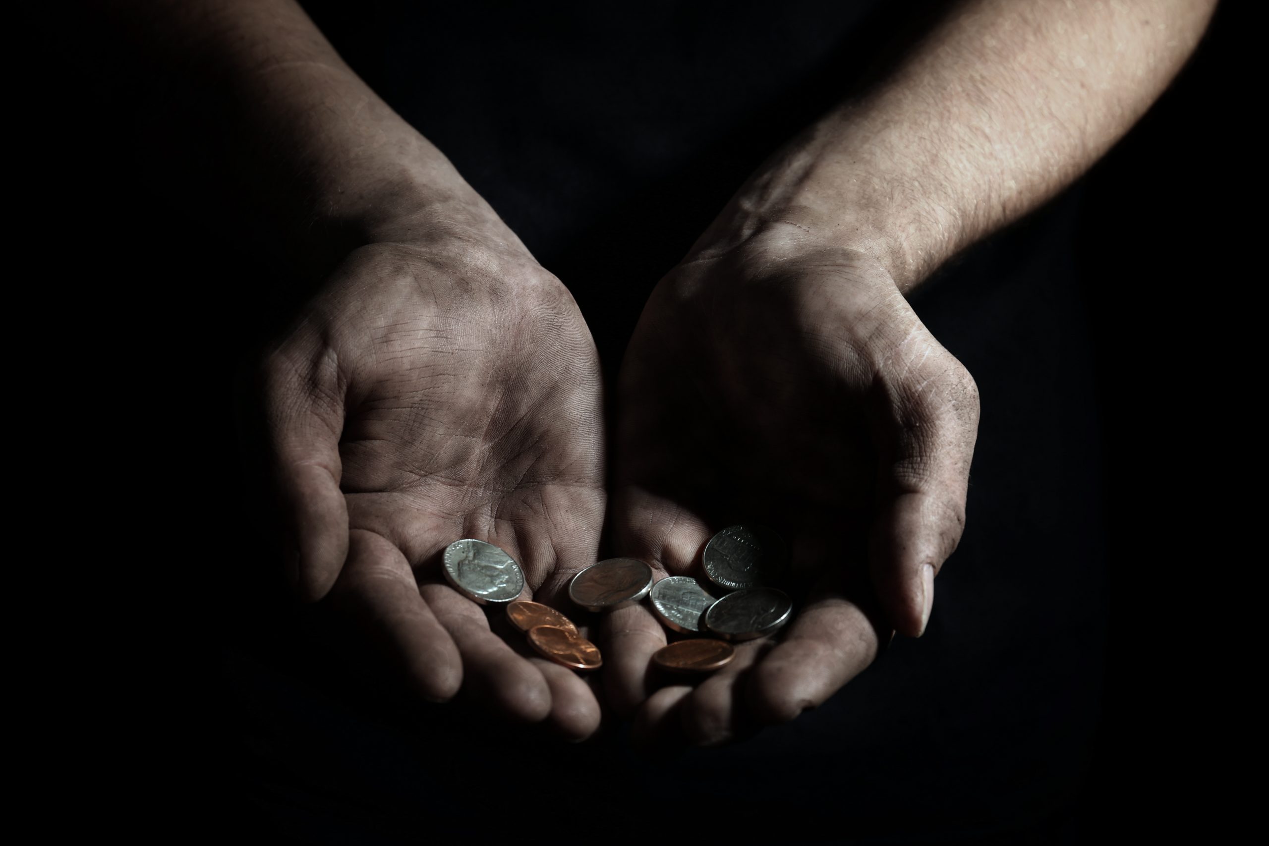 Peste 1,2 miliarde de oameni trăiesc în sărăcie: indicele global a crescut pentru prima dată în 16 ani