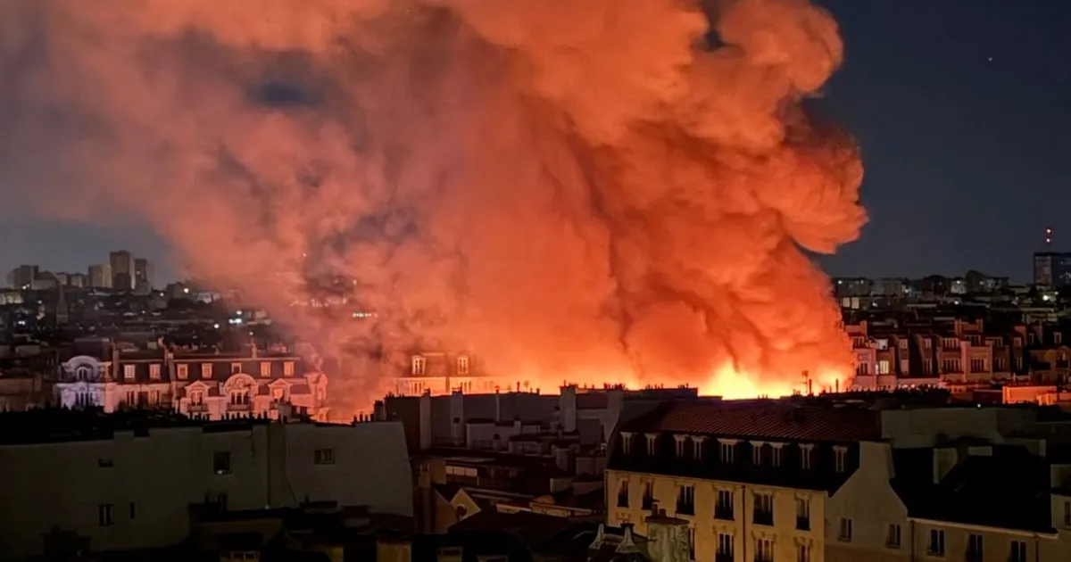 Incendiu devastator în Paris: Piața Copiilor Roșii, un simbol istoric, a fost complet distrusă