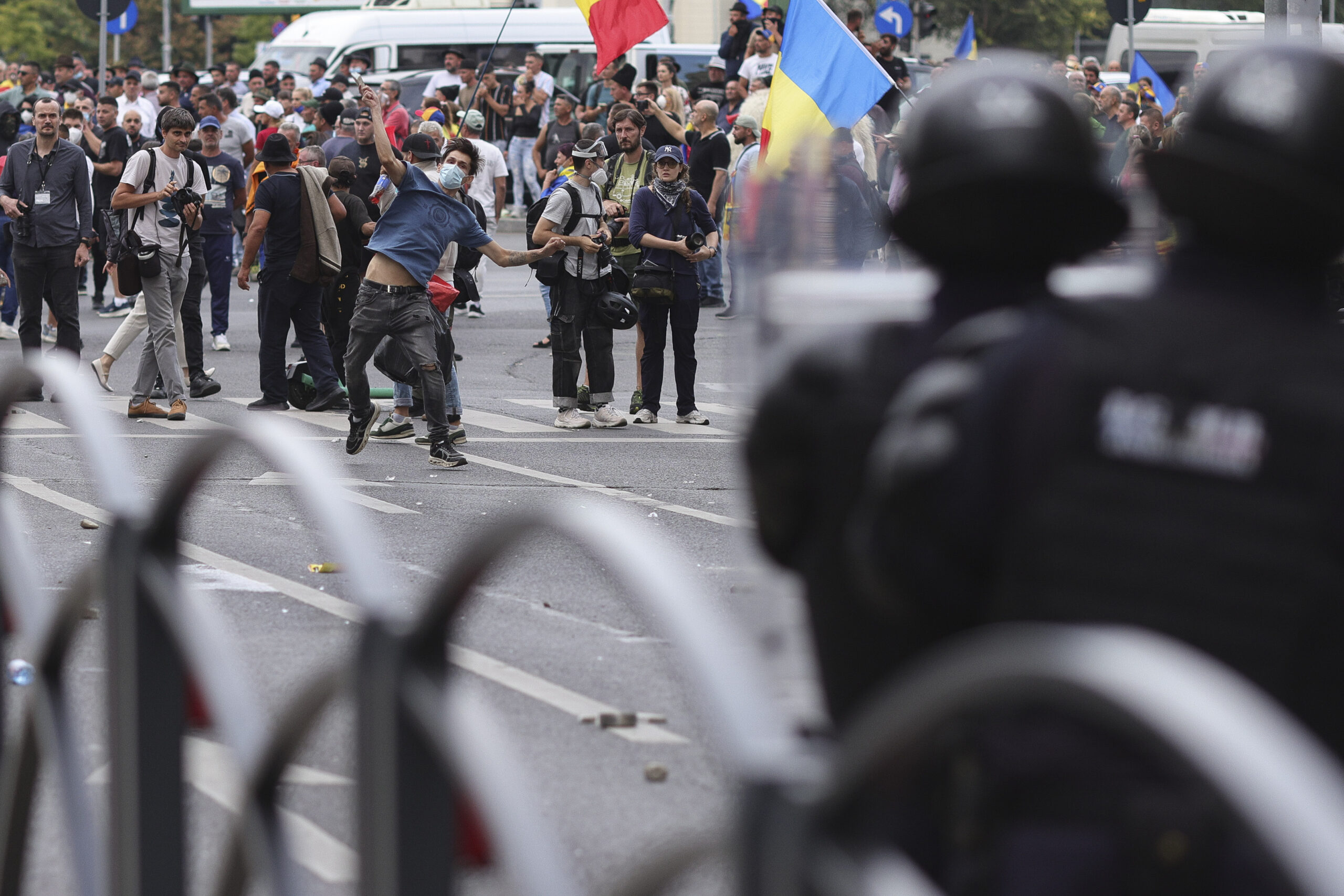 Agresiuni asupra jurnaliștilor în timpul protestului de marți în Piața Victoriei