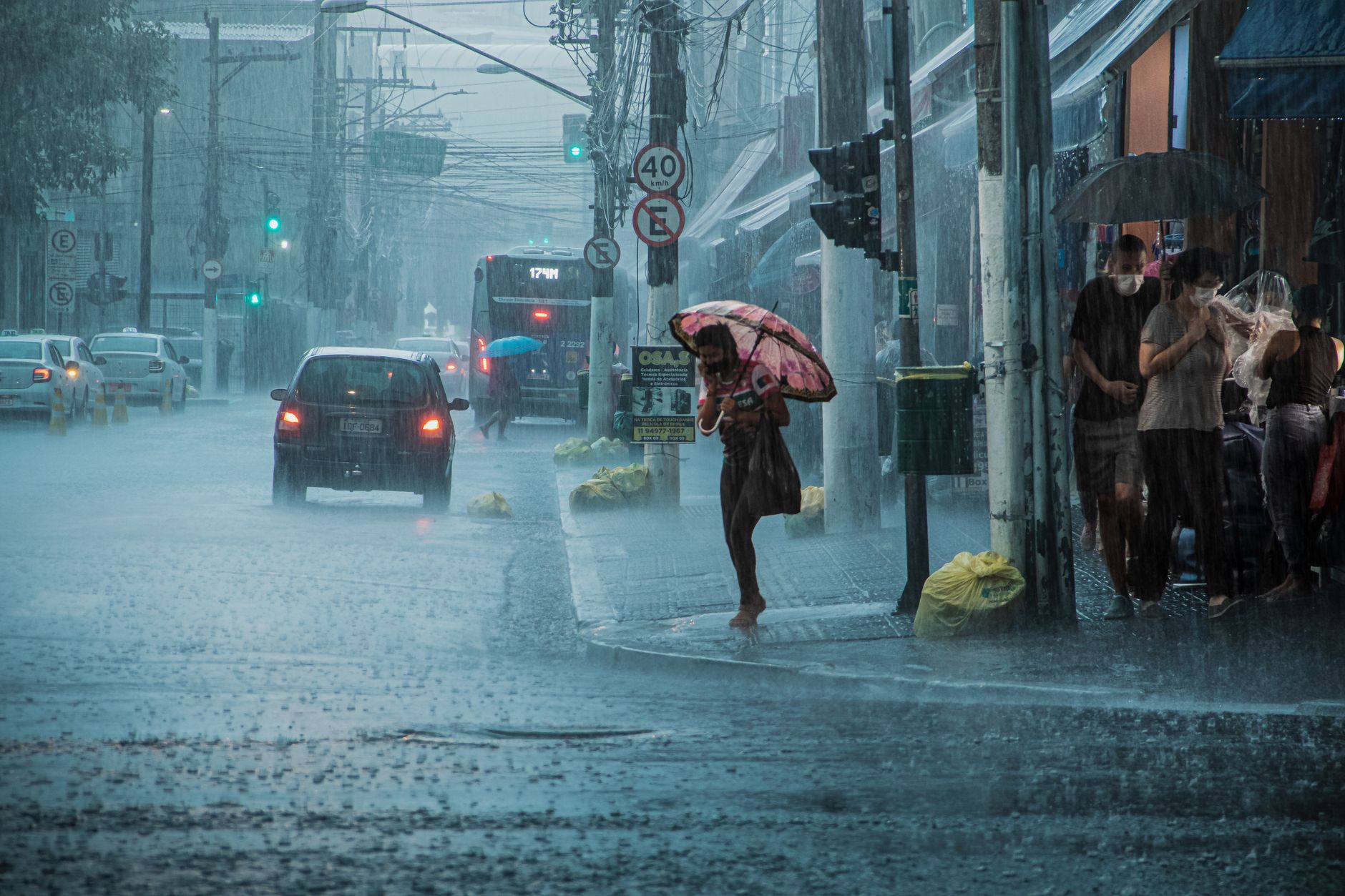 Vremea se schimbă radical în București: temperaturile scad brusc și ANM a emis Cod Galben
