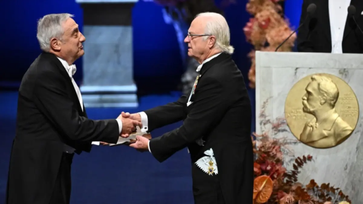 Robert Hall și Michael Woodford au câștigat Premiul Nobel pentru economie