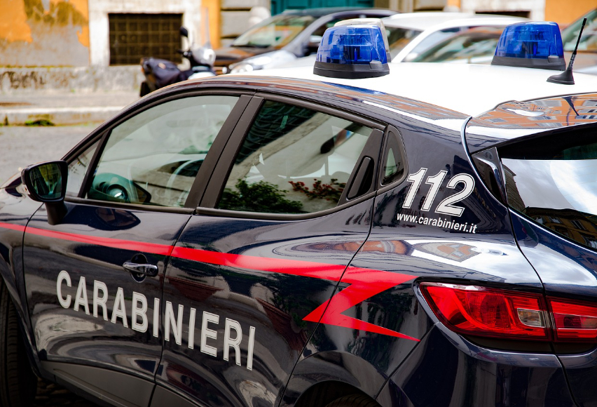 Cetățean român arestat în Italia pentru clonarea cardurilor de carburant ale Poliției