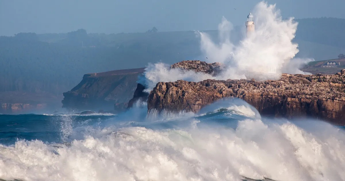 Un val uriaș din Oceanul Pacific este considerat cea mai extremă undă monstru înregistrată vreodată