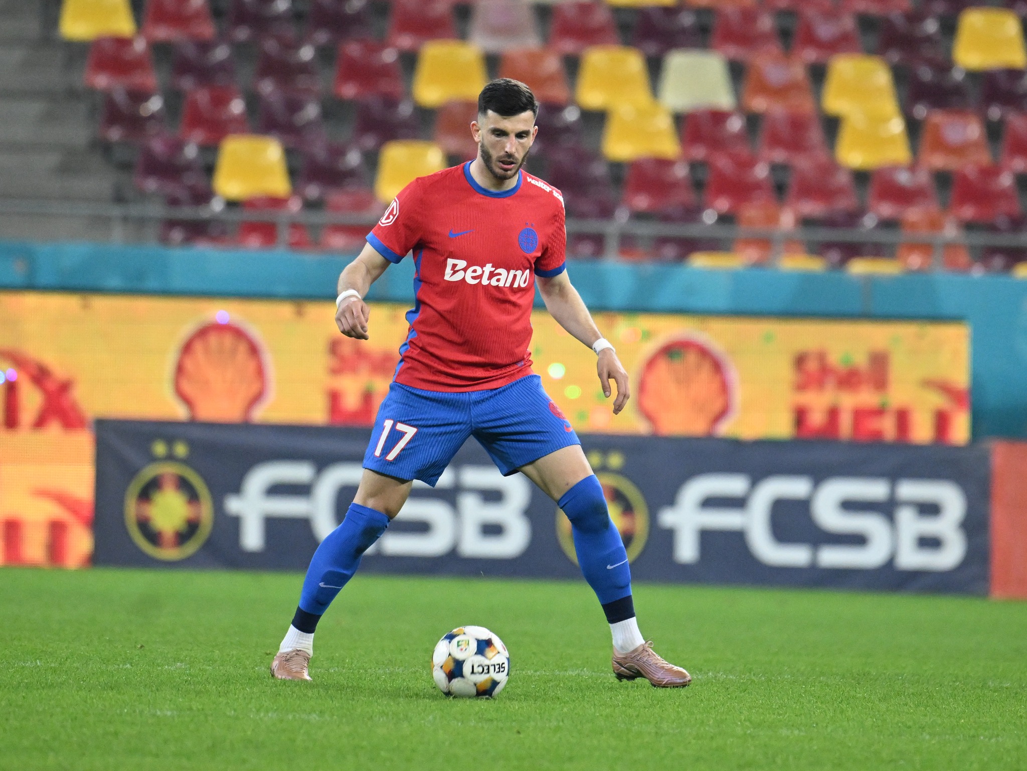 Mihai Popescu revine în lotul FCSB: fundașul central este inclus pentru prima dată în acest sezon