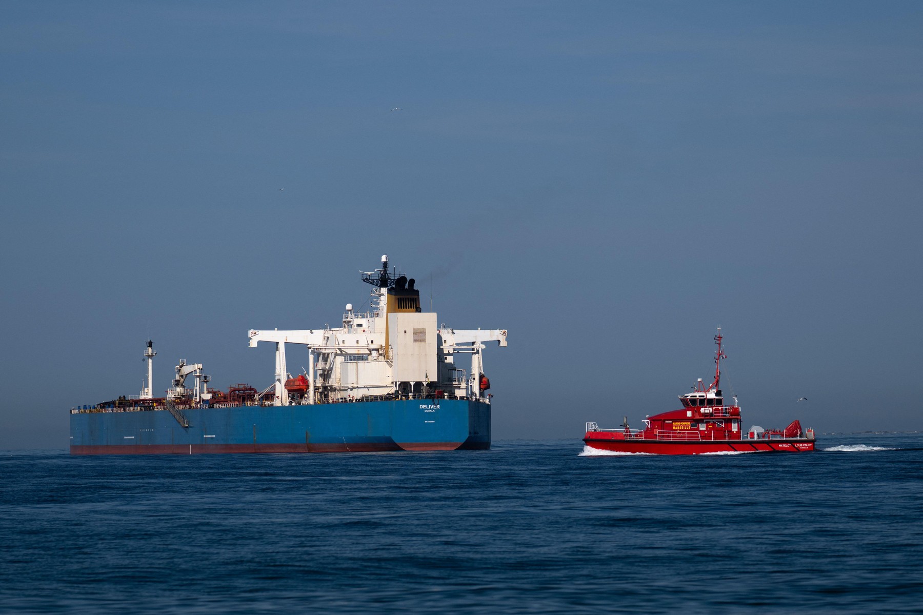 Franța a reținut un petrolier suspectat că face parte din flota-fantomă a Rusiei în largul insulei Réunion