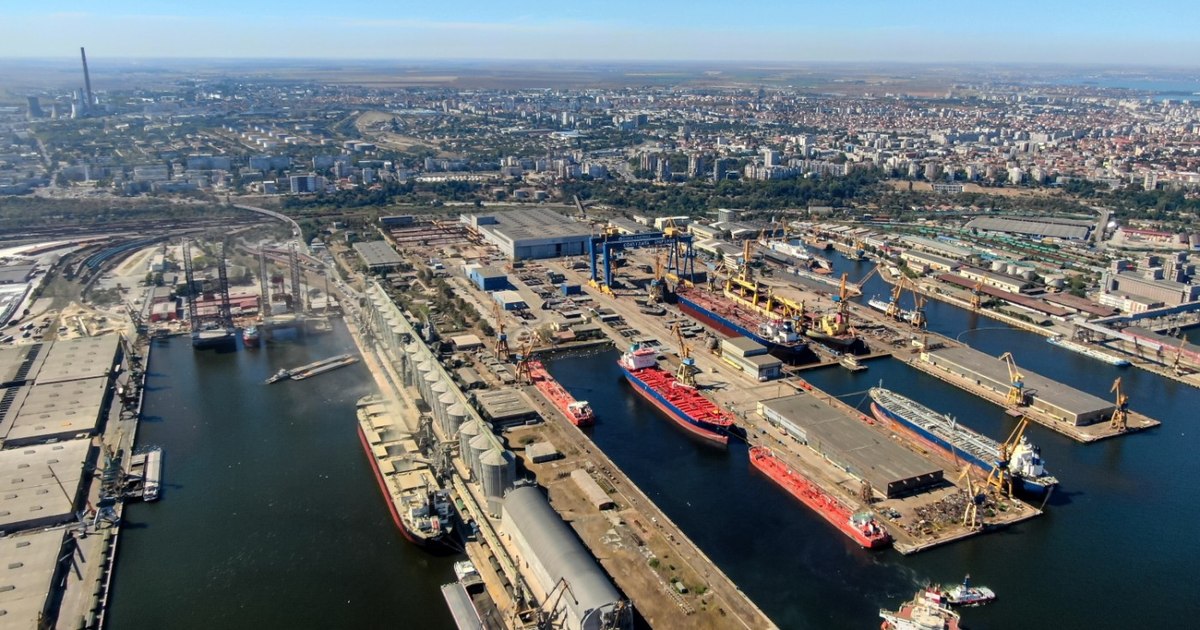 Blocaj masiv pe Dunăre: Traficul de mărfuri spre Portul Constanța este întrerupt în ambele sensuri