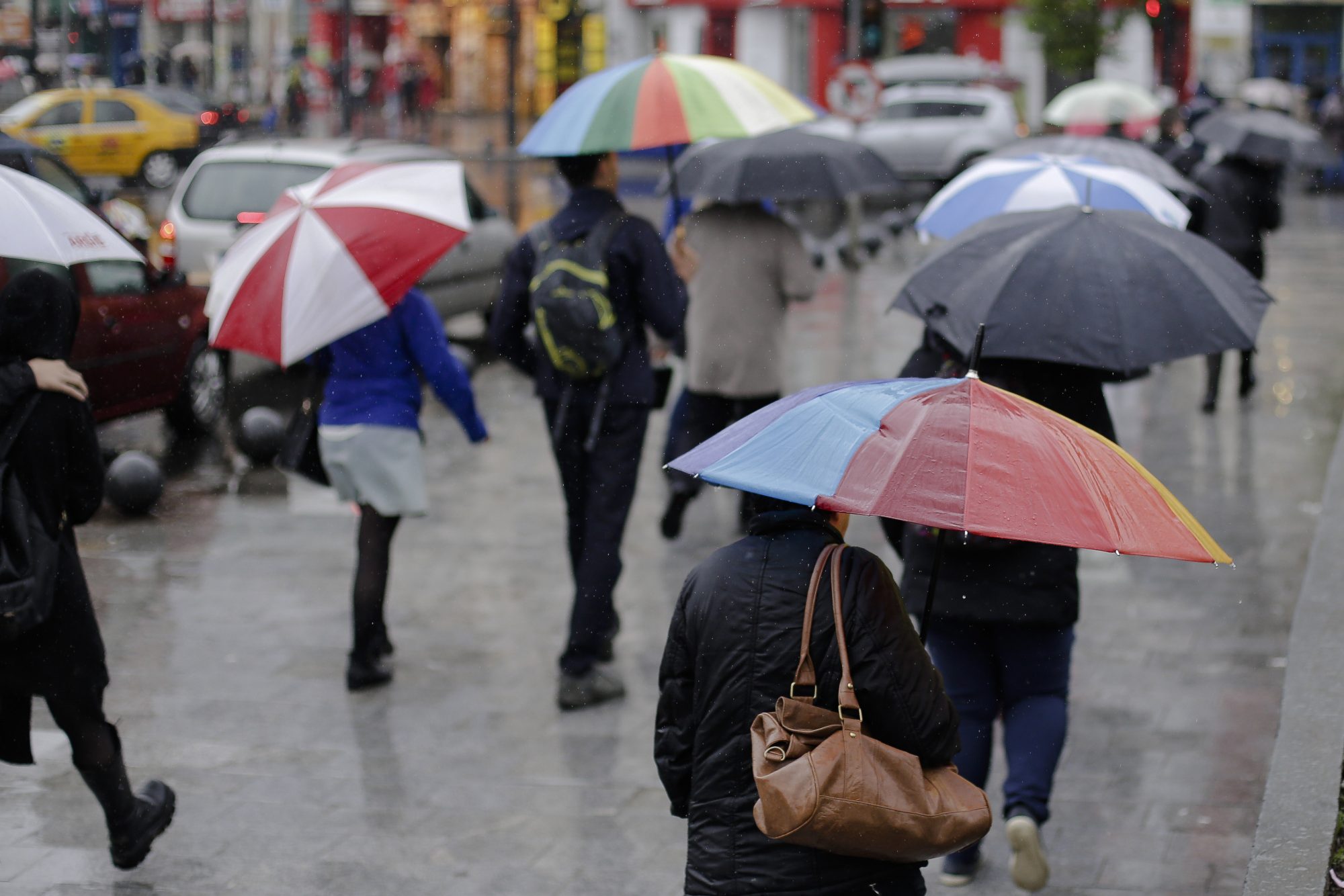 Prognoza meteo până în noiembrie: Temperaturile vor scădea în toată țara și vor veni ploile