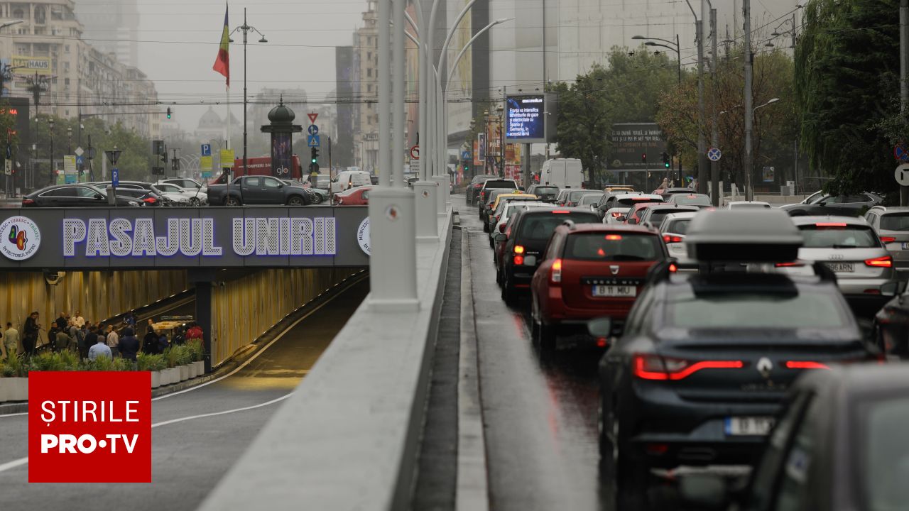 Accident rutier violent în Pasajul Unirii: doi șoferi au fost transportați de urgență la spital