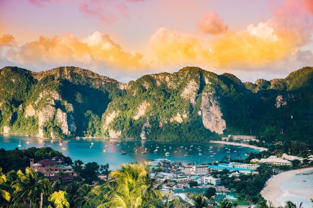 Thailanda ar putea introduce o taxă de 30 de dolari pentru turiștii care părăsesc țara