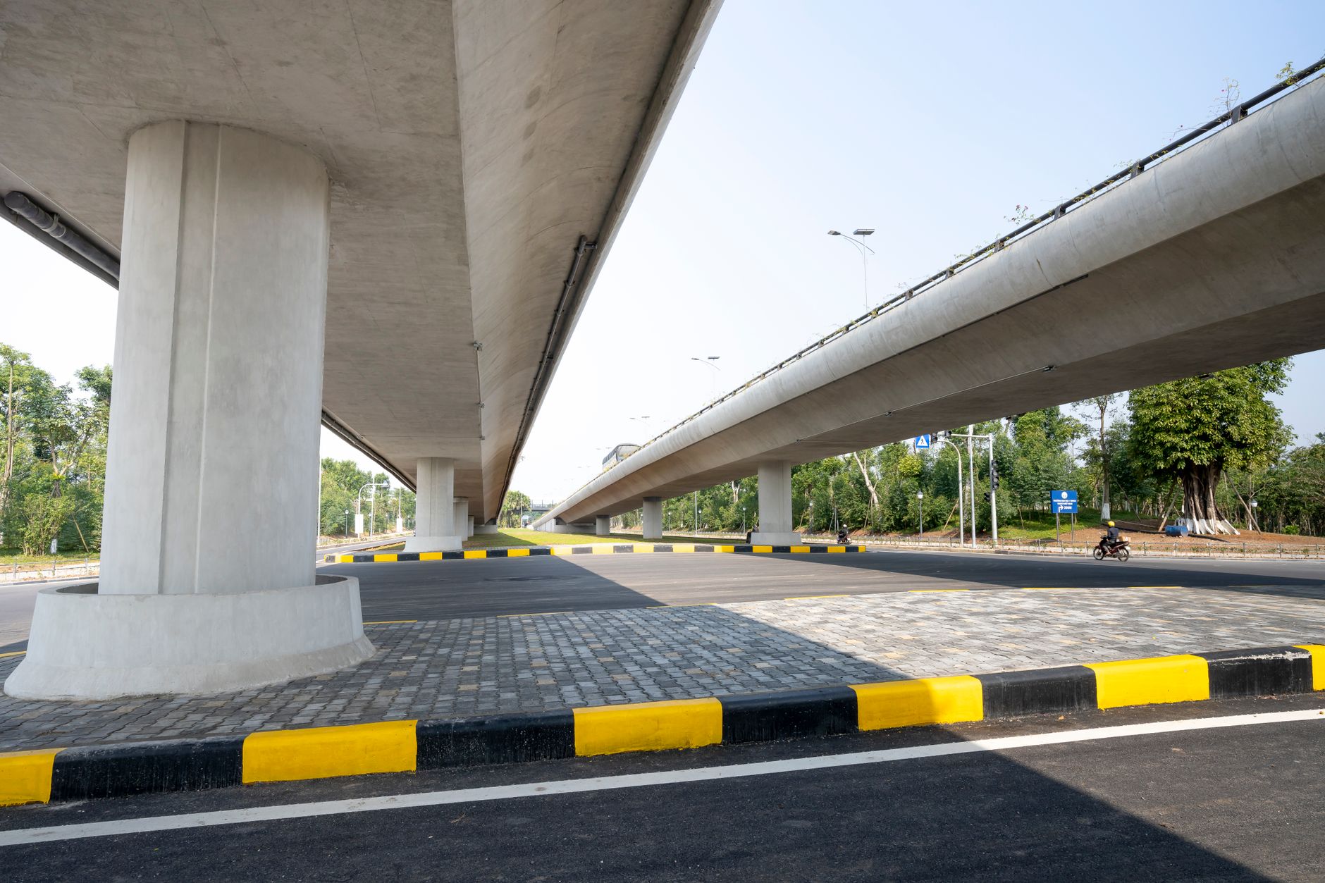 Lucrările pe cel mai lung viaduct de autostradă din România intră în etapa de asfaltare