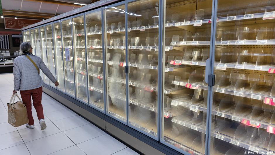 Atac cibernetic masiv în Franța: Sute de supermarketuri au pierdut tone de alimente după decongelarea stocurilor